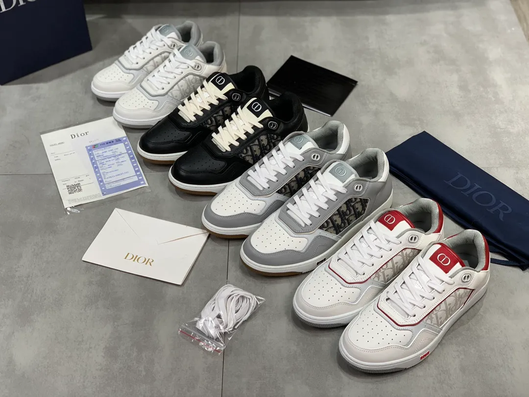 👟👟Ex-factory price 480👟👟 Women's Shoes Women's Clothing Dior's (Dior) B27 series latest popular casual sports shoes for couples. It took more than three months to finally reproduce it perfectly. We made every detail exactly the same as the original. We decisively keep our own styles when shipping. How can beauties and handsome guys who like sports not keep their own styles? With multiple craftsmanship, this low-cut sneaker newly launched this season is one of the flagship styles of the series. Dior B27 sneakers, original version 7800👟👟 Women's shoes Women's clothing Buy new presbyopic sneakers in early spring. A favorite among major celebrities and Internet celebrities. The on-foot effect is very nice. The B27 sneakers are made by Italian craftsmen. They have distinct layers and a unique three-dimensional effect, showing a modern and elegant style. They are comparable to Dior Perfect shoe shape. Internal stretch details provide ideal comfort and can be paired with a variety of casual looks. Shows fashionable and modern sports style. Original imported Italian silk cowhide stitched with embroidered letters lining and feet, original imported breathable double-layer mesh, original customized T👟👟factory price U two-color outsole. We all follow the original binding process, one last for each yard, and the yardage is accurate. On the surface it seems simple and has no technical content, but in fact it is quite a test of the technical operation of the master Luo Di. The market's top quality is welcome to compare, any details are unconditional 👟👟Ex-factory price K. There are pictures and the truth. Today's Internet celebrities and foreign stars are buying it one after another! Fully responsible for dressing in spring, summer, autumn and winter. CD elements create an avant-garde and bold look. Original molded T👟👟Factory price U outsole No matter how many versions there are on the market, you will be full of surprises the moment you get it! The perfect genuine version, you can go in and out of the counter at will. Fabric: Original imported silk cowhide with embroidered letters Lining: Imported original breathable double-layer mesh Foot: Imported original latex mesh Outsole: Original T👟👟 Factory price U two-color bottom Size: 35-45 (Male 38.46 custom-made, non-refundable and non-exchangeable)